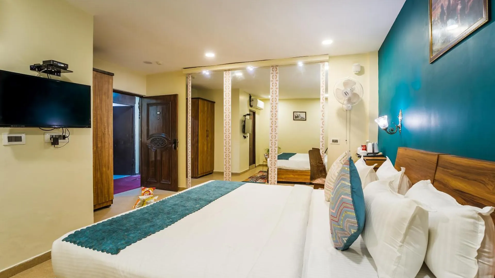 Tripli Hotels Silver Shine Varanasi