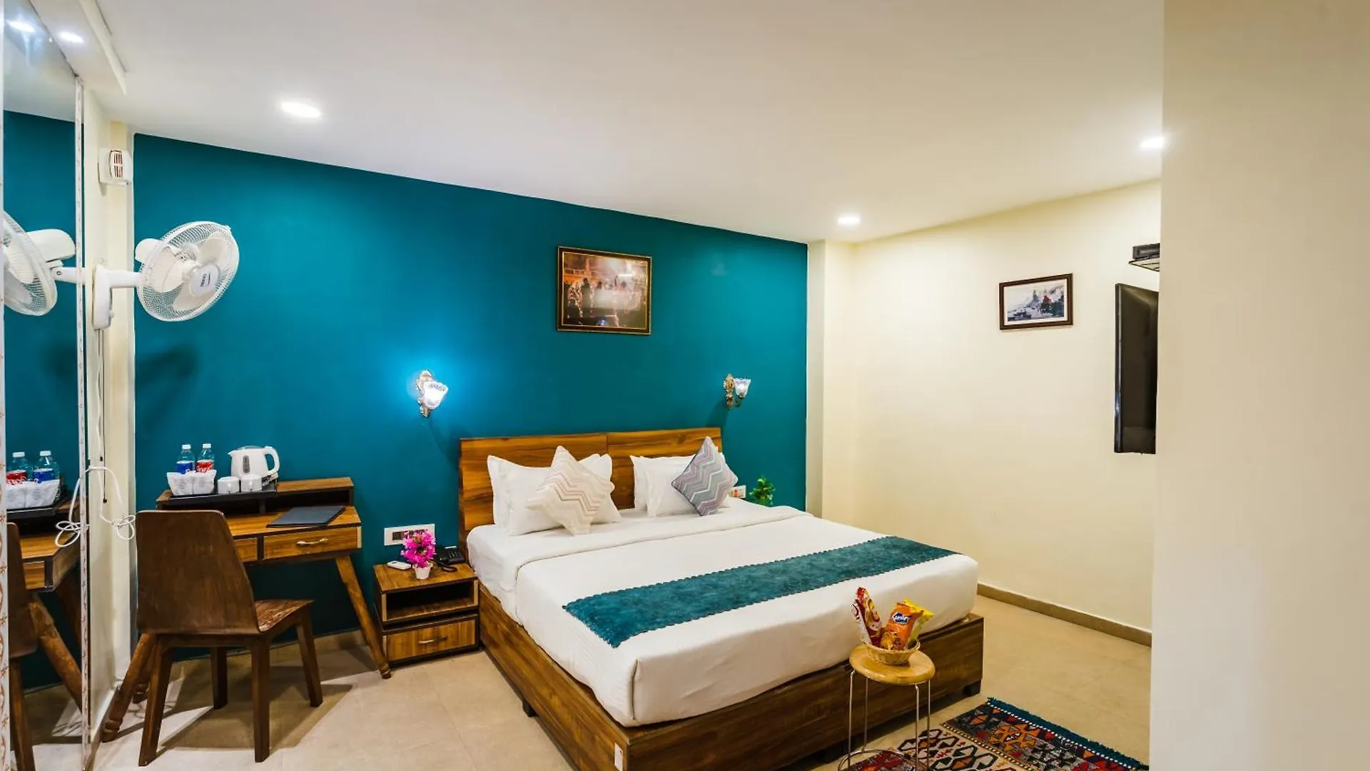 Tripli Hotels Silver Shine Varanasi