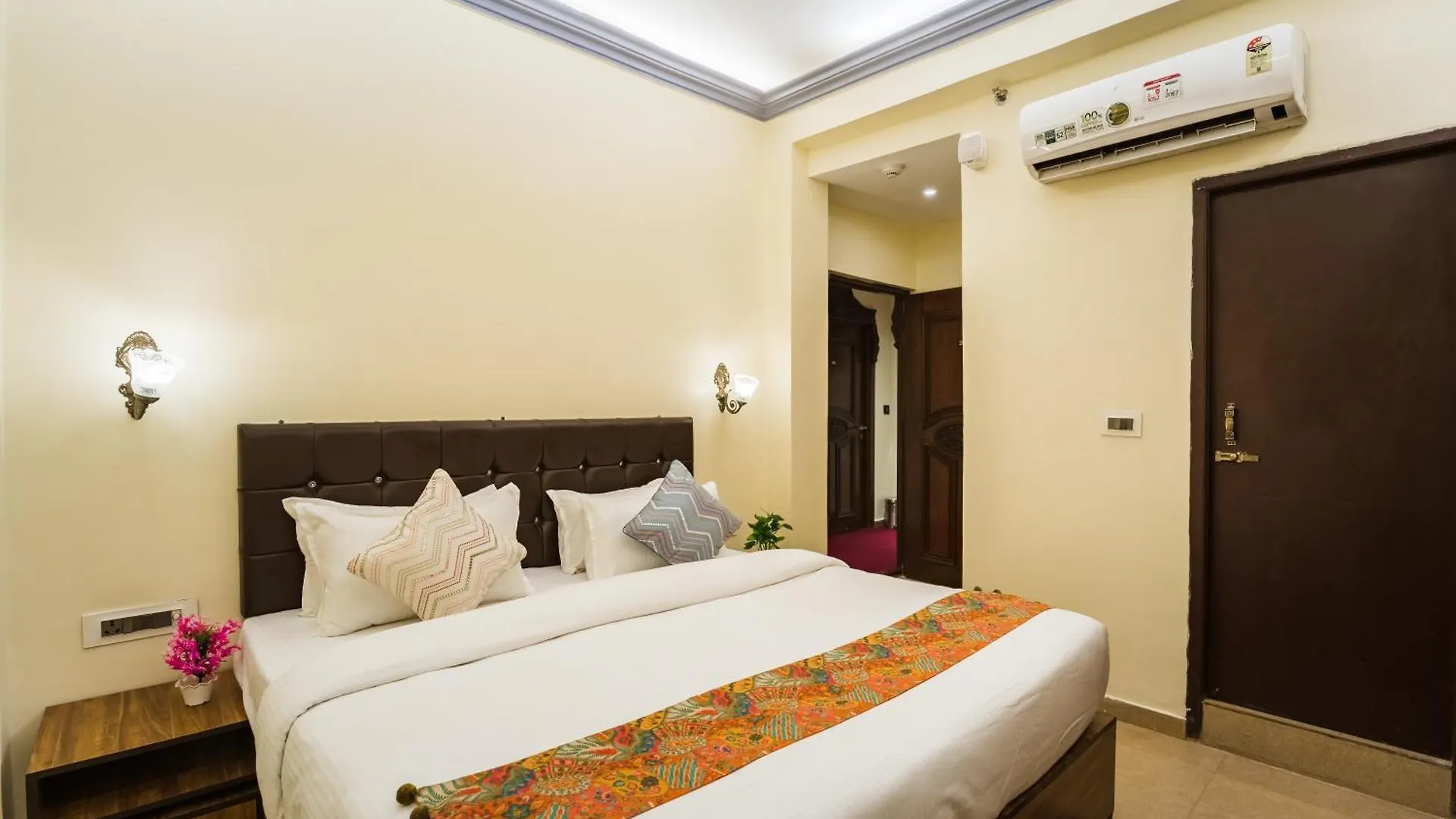 Tripli Hotels Silver Shine Varanasi