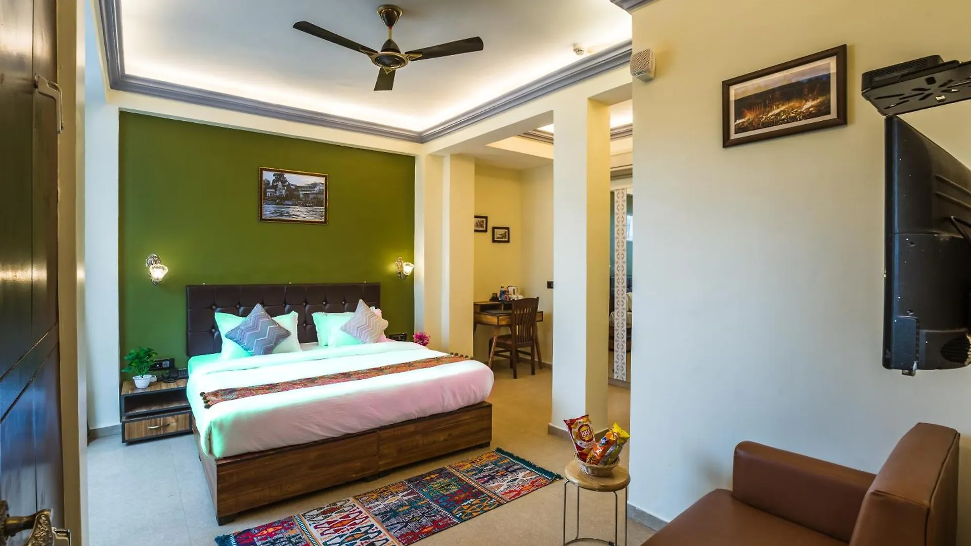 Tripli Hotels Silver Shine Varanasi